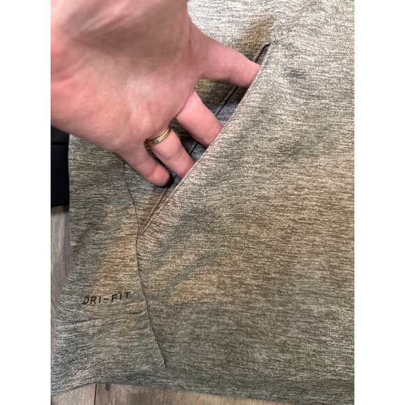 Nike Dri-Fit Gray & Black Pullover Hoodie Sweatshirt Large With Kangaroo Pocket - Picture 2 of 7